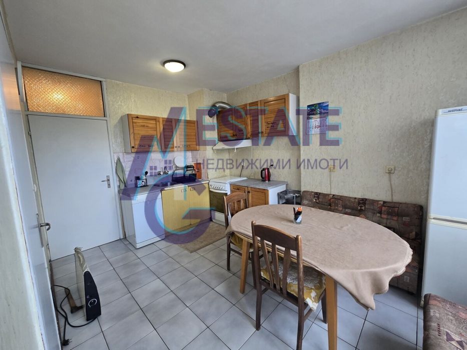 Тристаен апартамент в гр. София, жк. Връбница 2