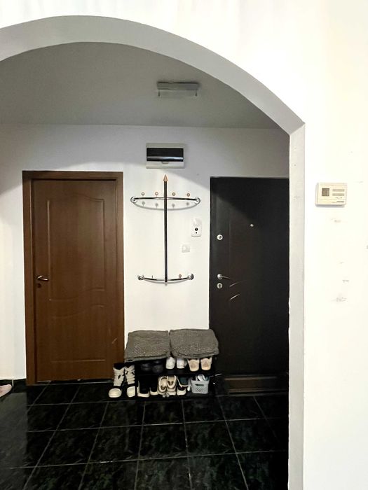 Apartament cu 3 camere, 80 mp, Targoviste, zona Micro 12