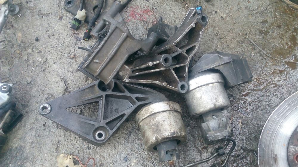 Тампони за двигател за опел вектра б 2.2 дти