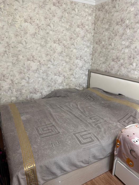 Продаю спальный гарнитур