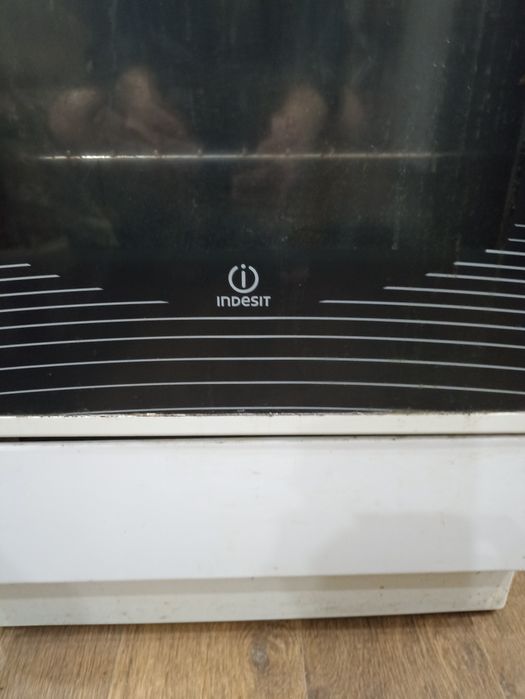 Газовая плита Indesit.