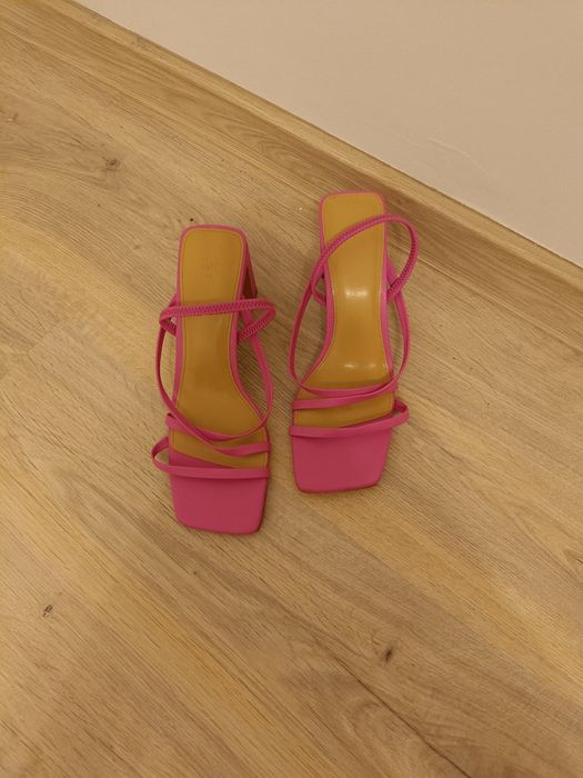 Сандали на ток / токчета розови