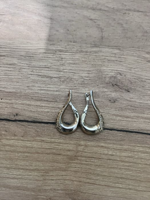 Күміс сырға ……….