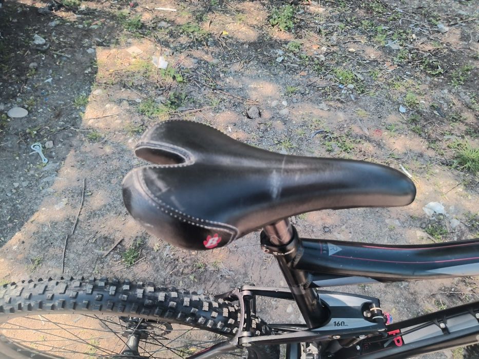 Bicicleta Cube fulsuspensan  29