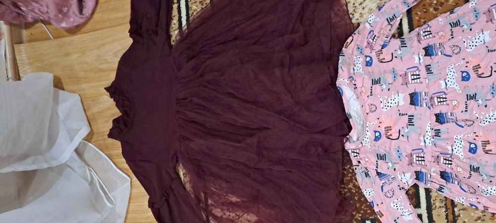 Платья на девочку  очень нарядные