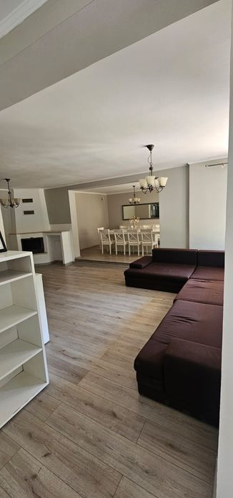 vand casa deosebita sau schimb cu apartament plus difefenta