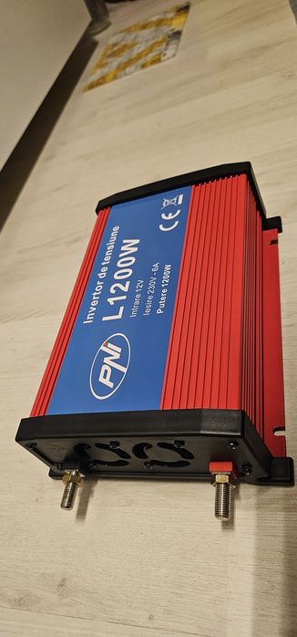 Vând invertor defect