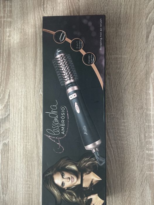 Perie rotativa cu aer cald 2 accesorii Alessandra Ambrosio