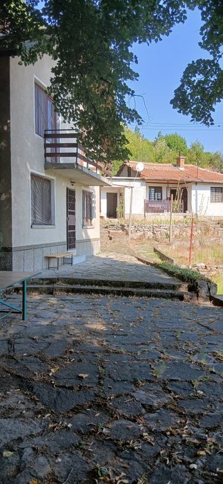 Продавам вила в гр.Кричим вилна зона Братвич