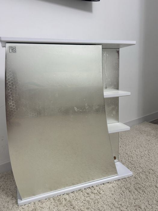 Продам навесной шкаф для ванной