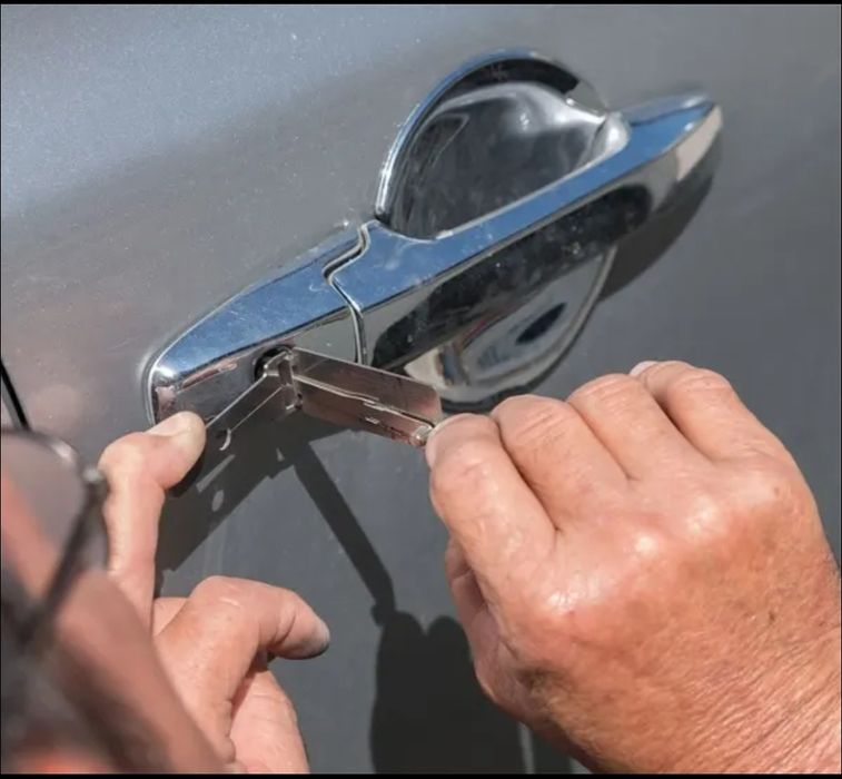 Вскрытие автомобиля экстренное, открыть авто, захлопнулась дверь