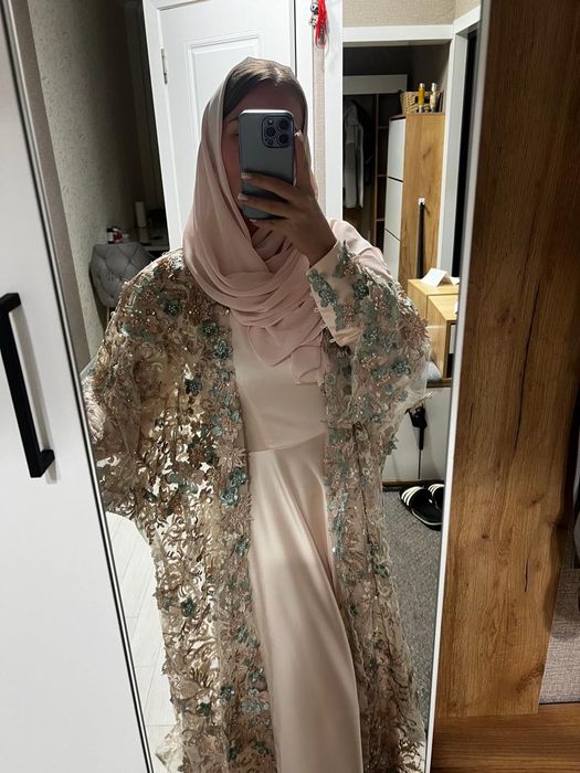 Новое вечерние платье