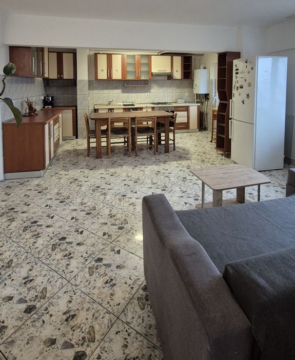 Apartament cu 5 camere, 96mp