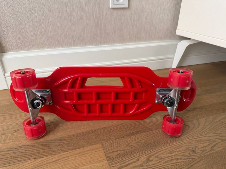 Скейтборд в отличном состоянии,  почти новый