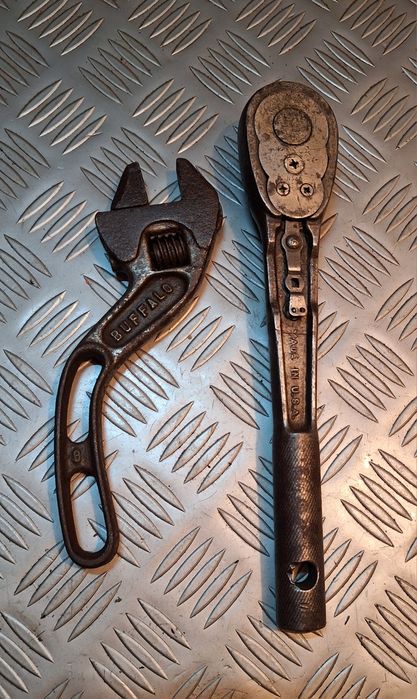 Тресчотка New Britain и раздвижен ключ BARCALO BUFFALO