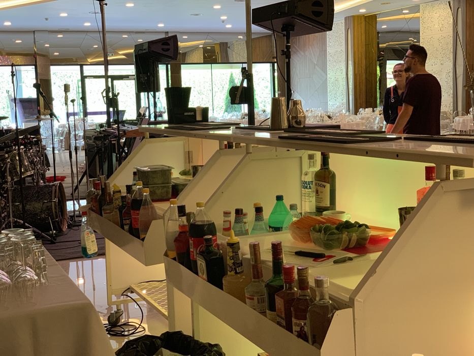 Inchiriez / Vand bar mobil