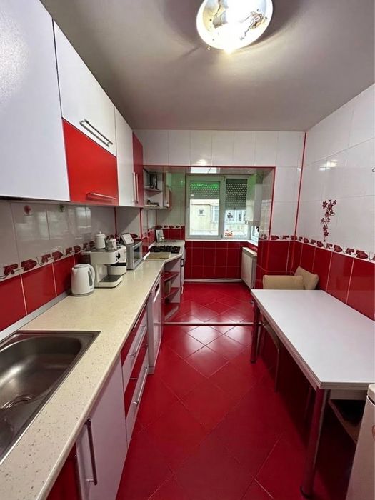 Apartament 3 camere de vanzare-Galati