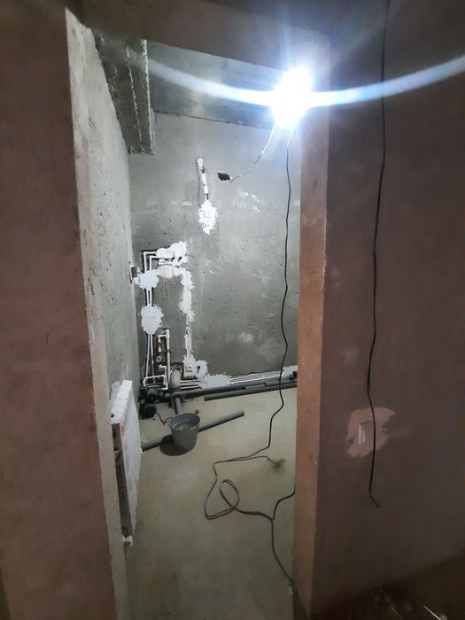 Продам квартиру  новостроек 5 етаж 2 комнатная,