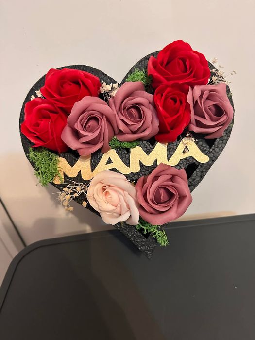 Луксозна кутия със сапунени рози – подарък за 8 март