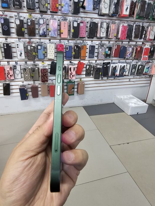 Айфон 13 сатылады