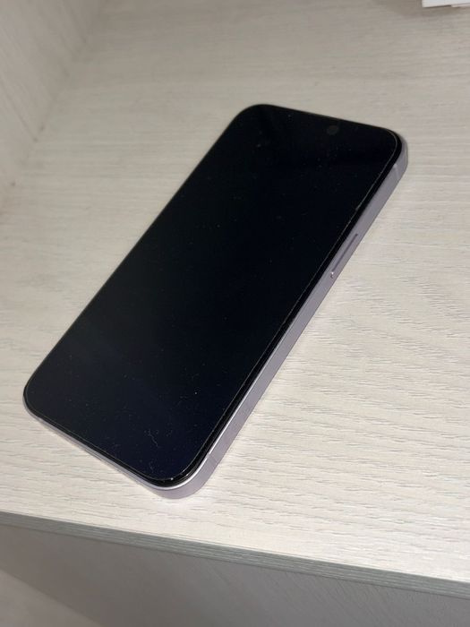 Смартфон iPhone 14