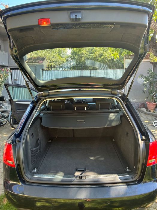 Vand Audi A4 2.0 Benzina 130CP