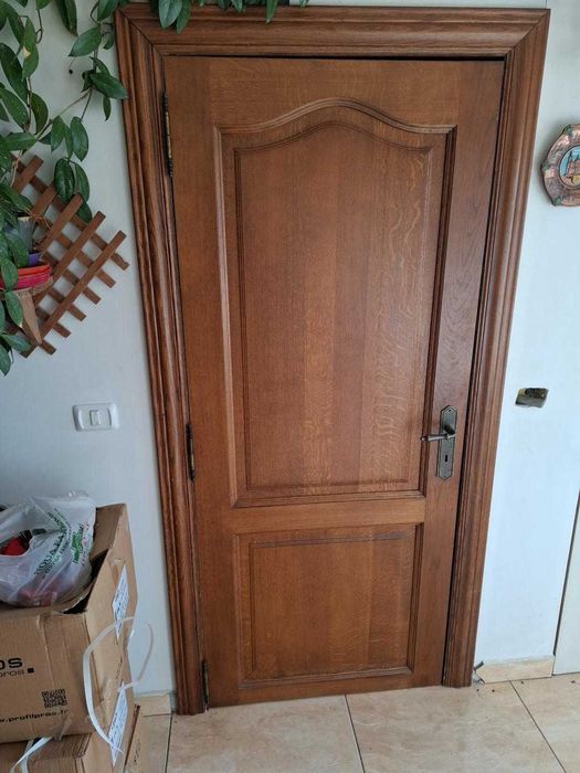 UȘI din lemn masiv de vanzare