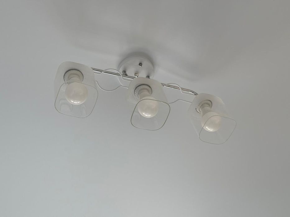 Продам люстру новая