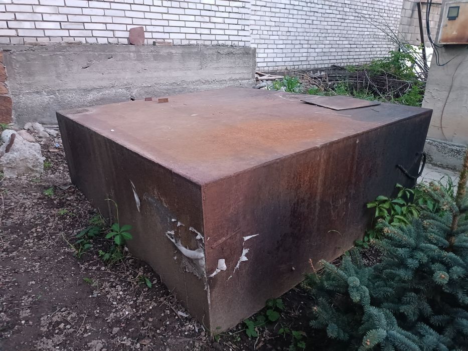 Продам железную ёмкость для салярки