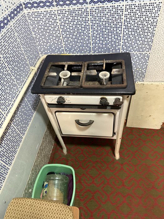 Продаю срочно газ плиты рабочий