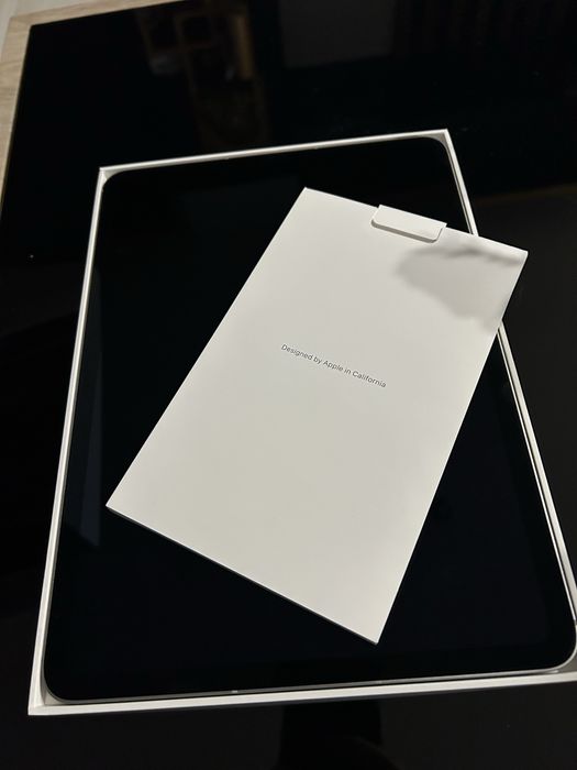 Apple iPad Pro 4th Generation 128GB Wi-Fi + Cellular - Нов!
