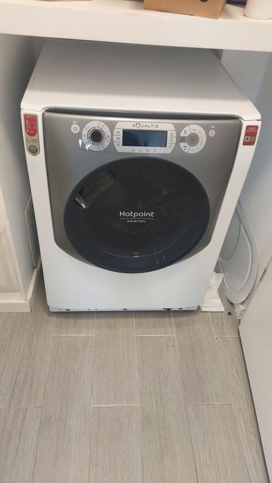 Masina de spalat cu uscator hotpoint ariston AQD970D49