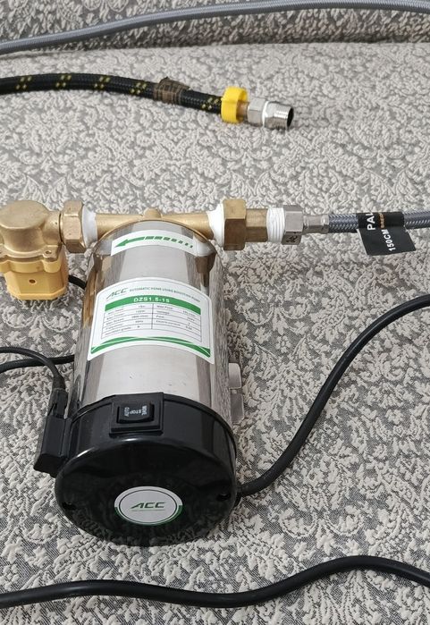 Продаю б/у, автоматический насос для увеличения напора воды ACC DZS1.5