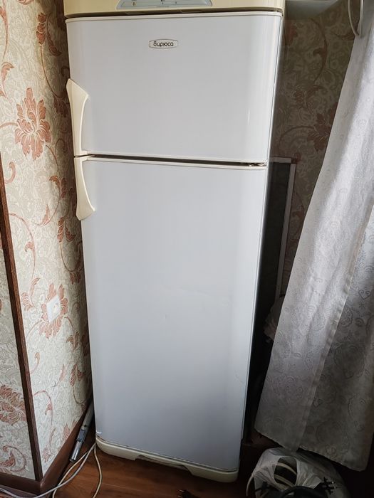 Холодильник двухкамерный "Бирюса"