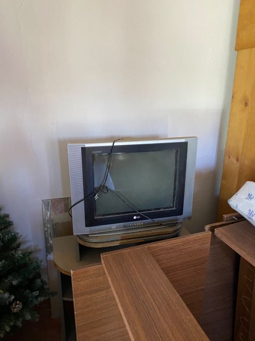 Продам телевизор lg
