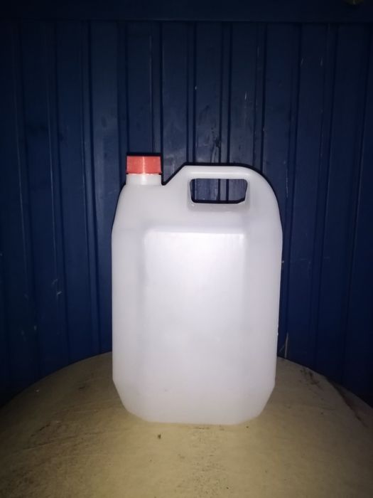 Продам пластиковые канистры