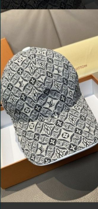 Șapcă Louis Vuitton, model 2026, 8 modele