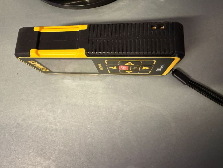 Telemetru Laser DeWALT