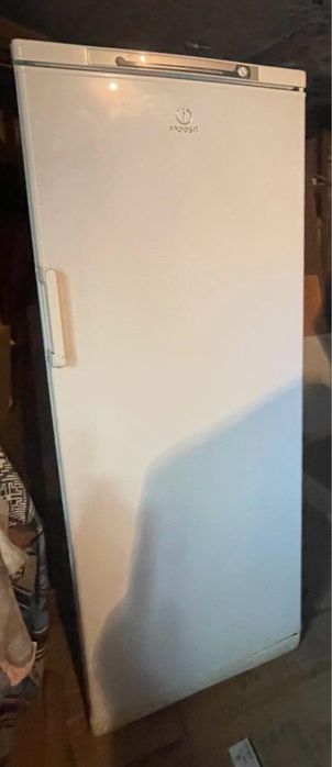 Продается Морозильная Камера Indesit