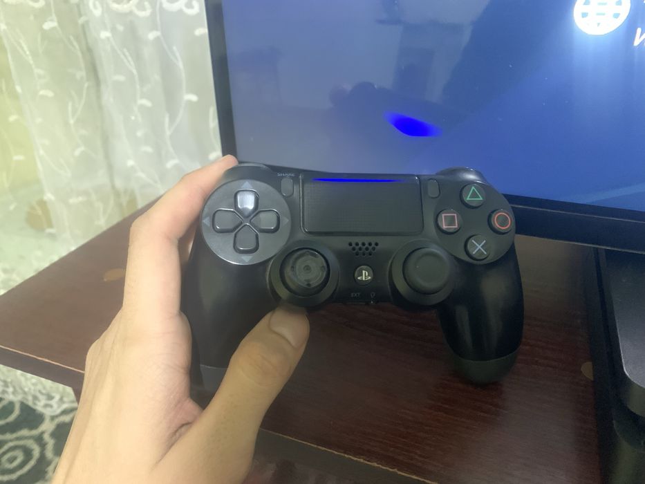 PS4 Slim sotiladi