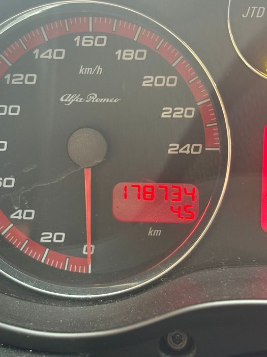 Vând Urgent Alfa Romeo 147