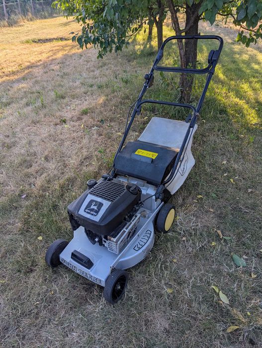 Masina de tuns iarba John Deere - Briggs&Stratton