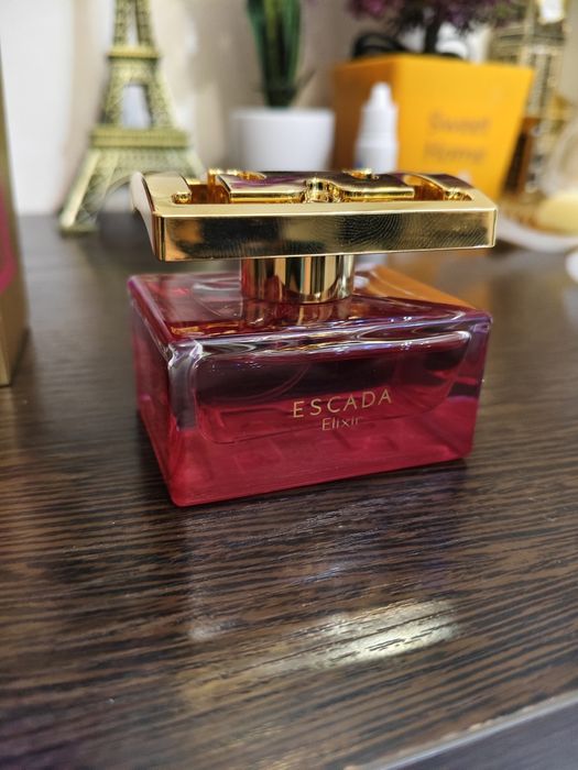 Женский парфюм Escada Especially elixir