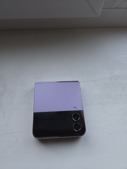 Samsung Galaxy Z Flip4