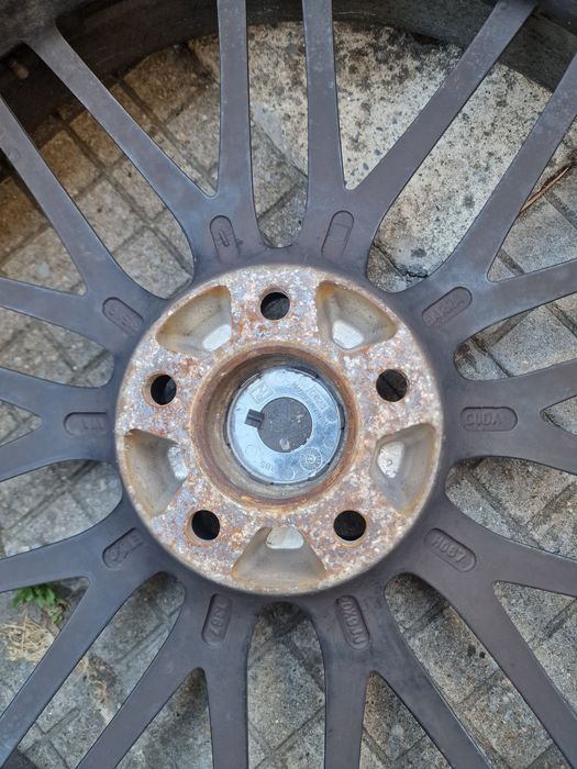 Продавам 4 броя джанти с гуми Alutec R20  5x112