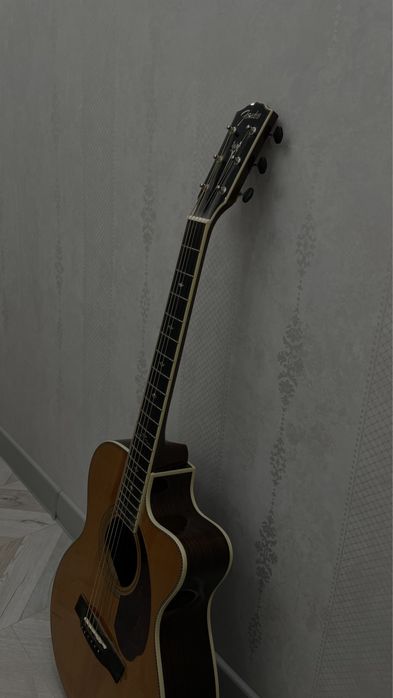 Продается электроакустическая гитара Fender серии Paramount