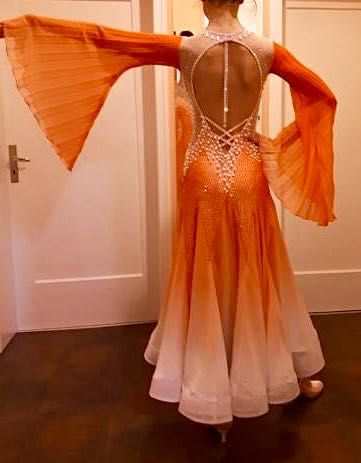 Рокля за стандартни танци