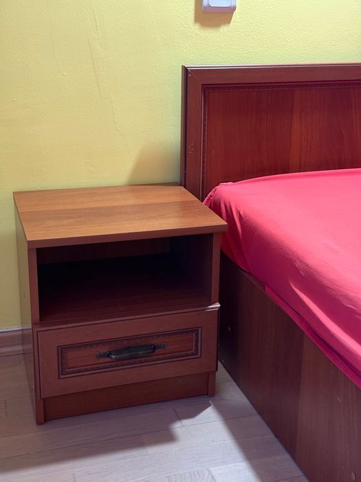 Дървени спални мебели