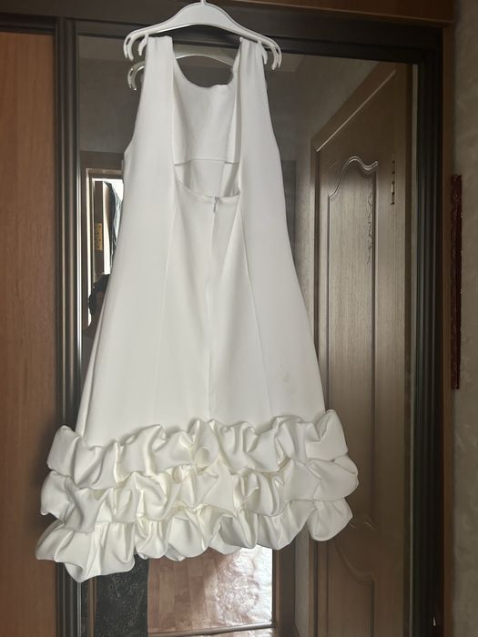 Продам платье белое