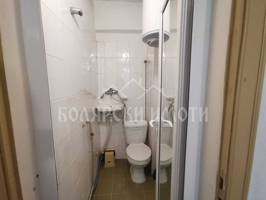 Дава се под наем Едностаен апартамент в Велико Търново, Бузлуджа - 20 кв.м за 153 € - Снимка #4